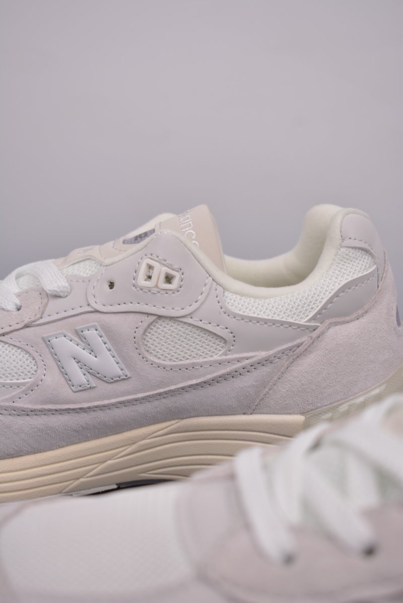 New Balance W992 view
