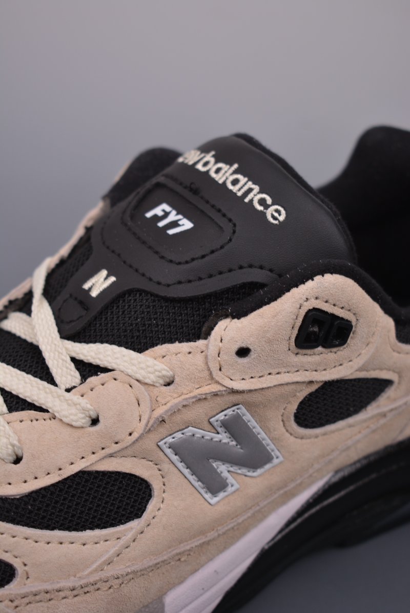 New Balance W992 view