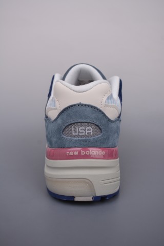 New Balance W992 view 4