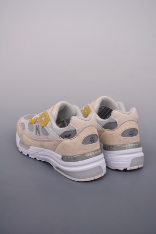 New Balance W992 view 2