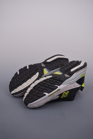 New Balance W992 view 3