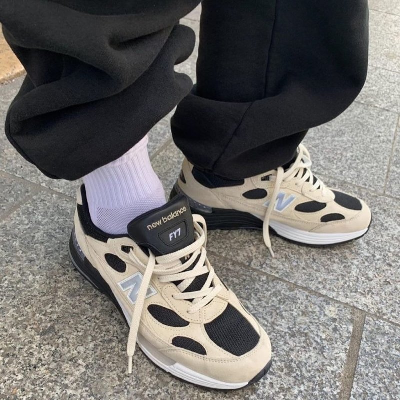 New Balance W992 view