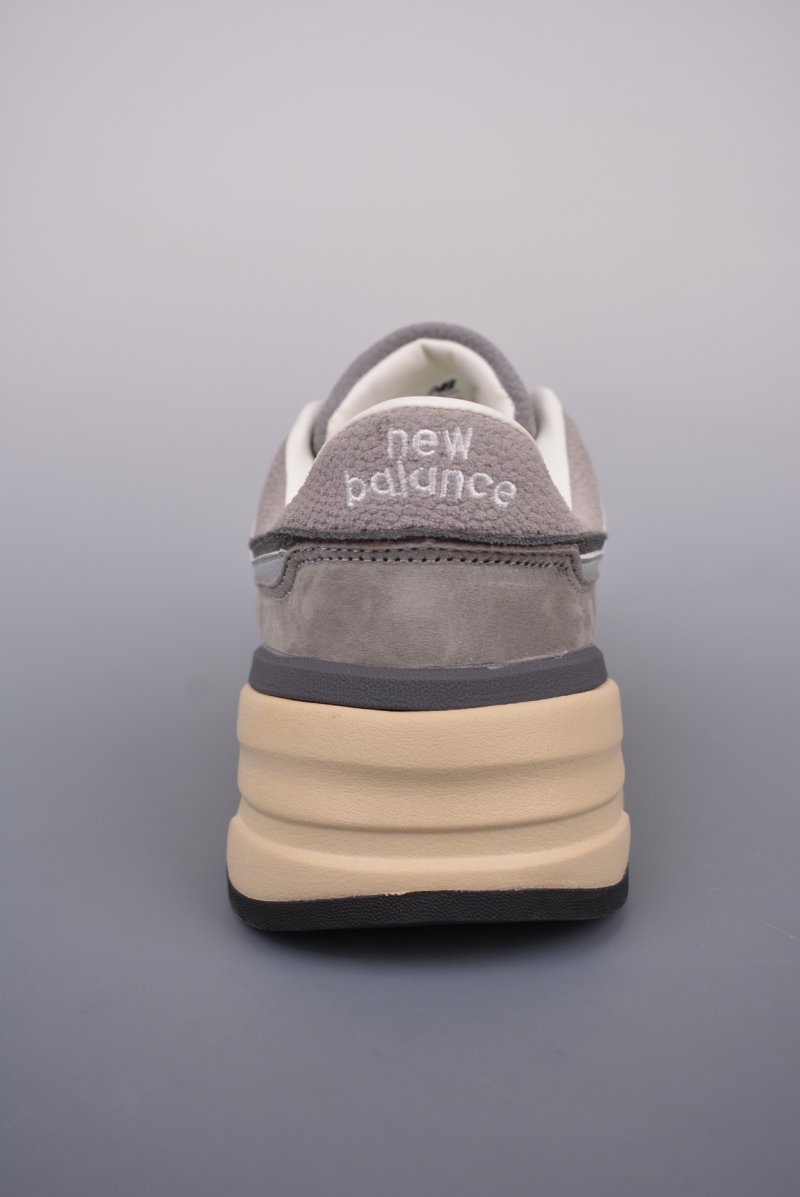 New Balance 997 view