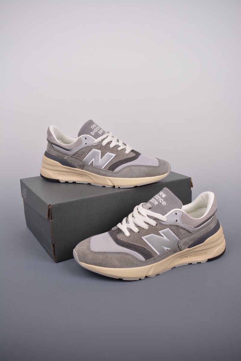 New Balance 997 view