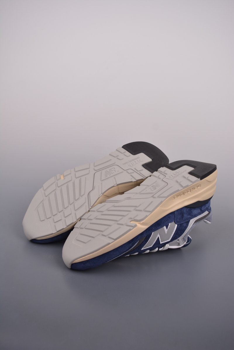 New Balance 997 view