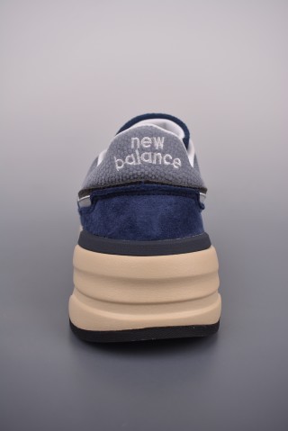 New Balance 997 view 4