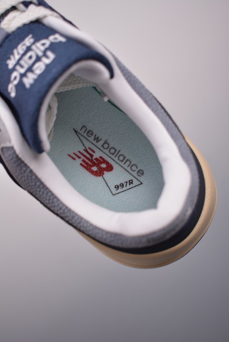 New Balance 997 view