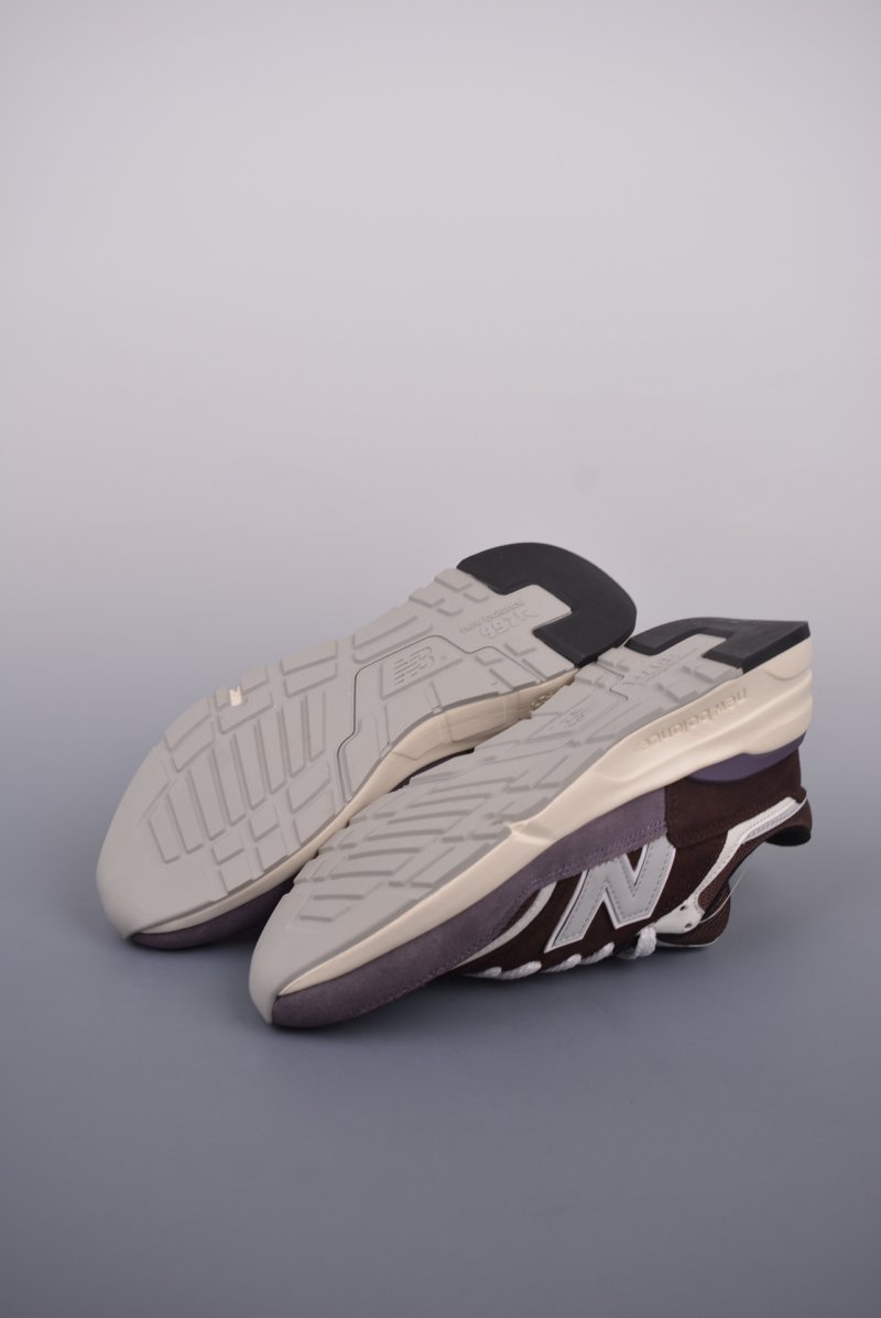 New Balance 997 view