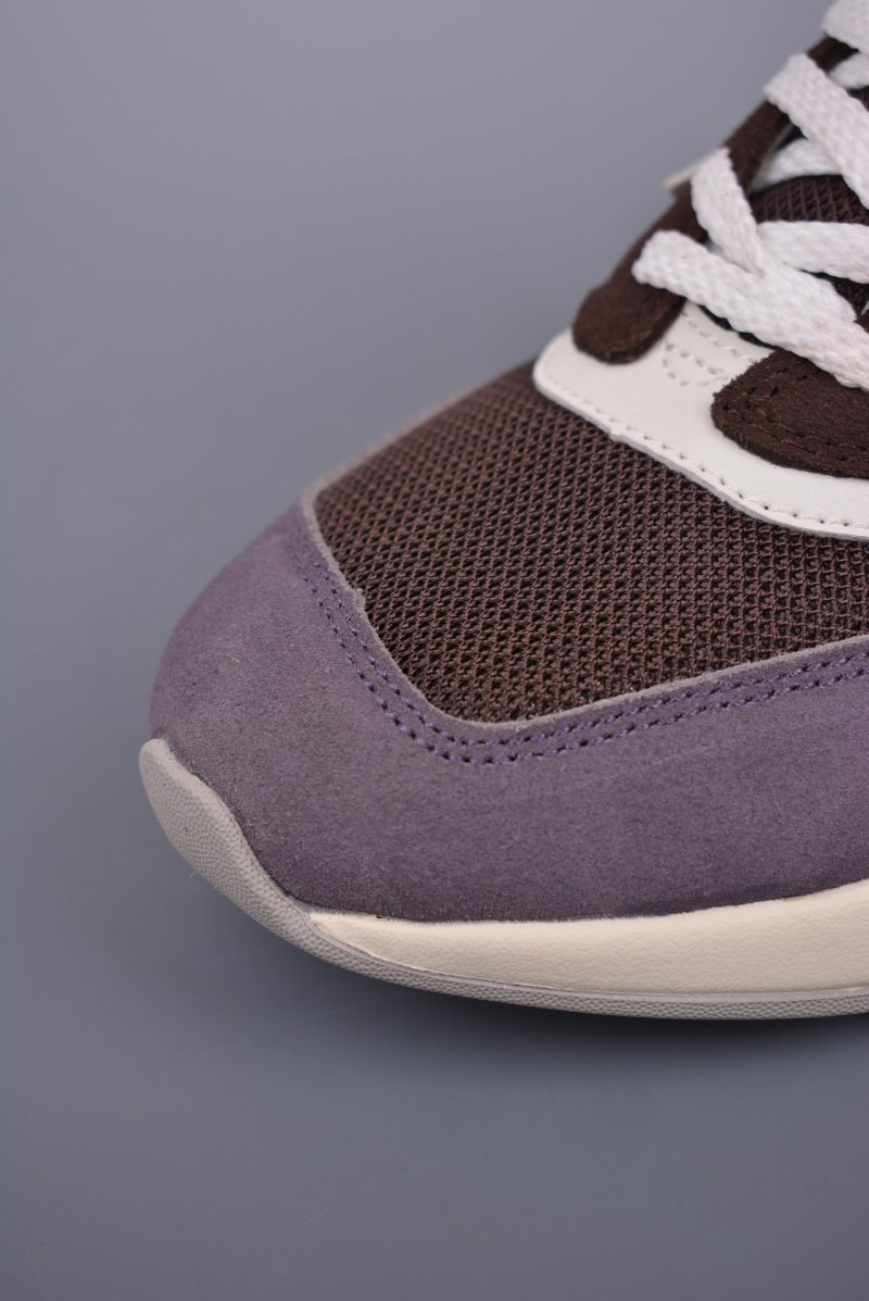 New Balance 997 view