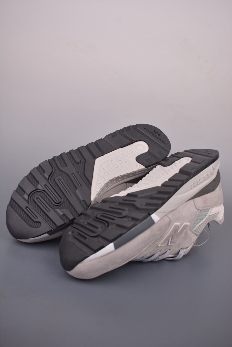 New Balance 999 view