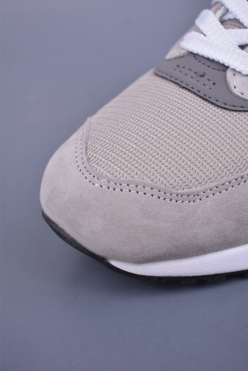 New Balance 999 view