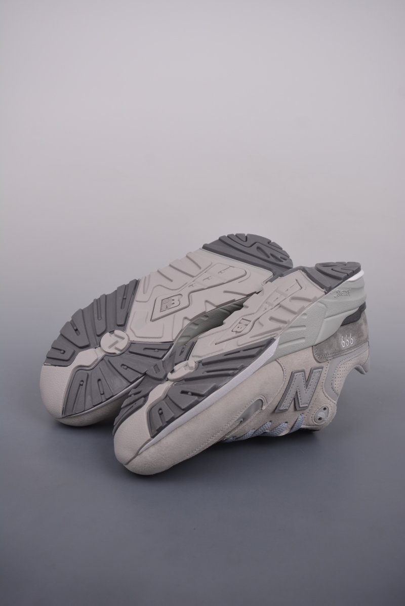 New Balance 999 view