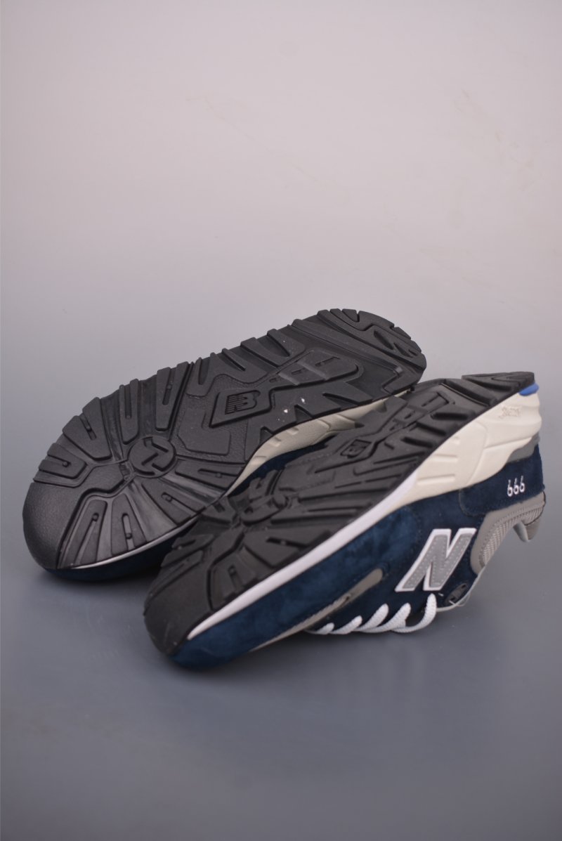 New Balance ML999 view