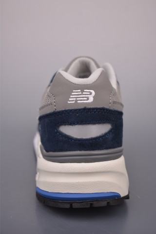 New Balance ML999 view 4
