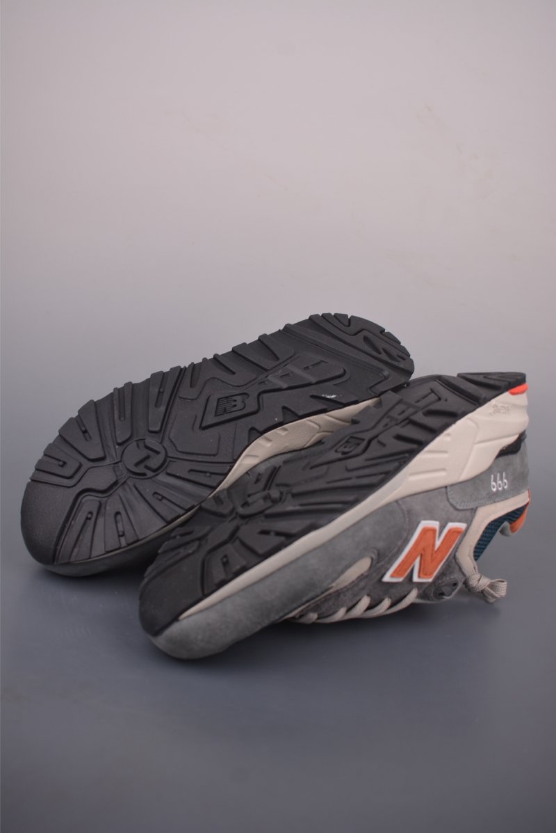 New Balance ML999 view