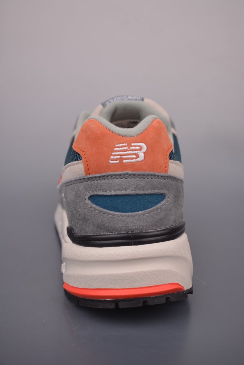 New Balance ML999 view