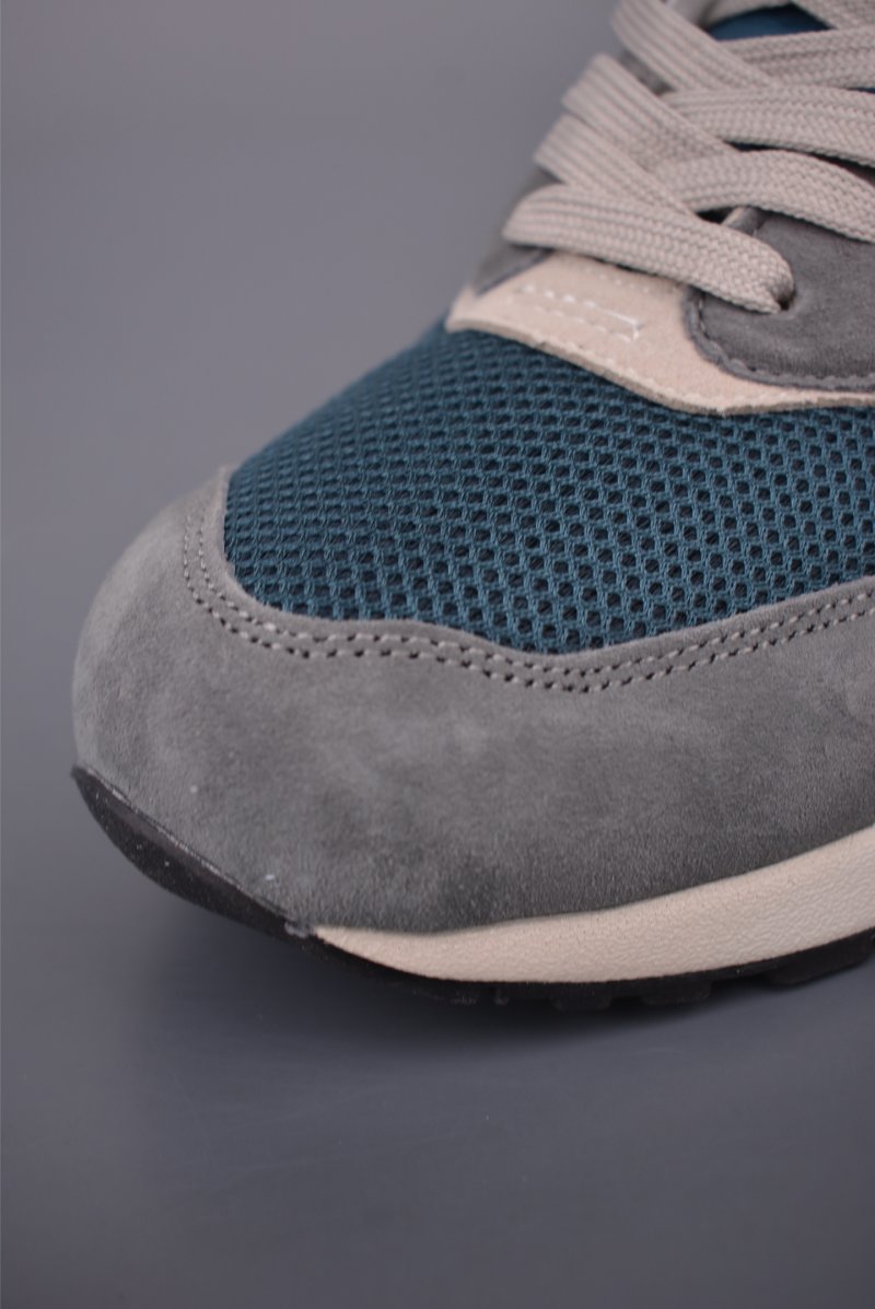 New Balance ML999 view