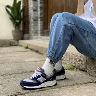 New Balance ML999 view 2