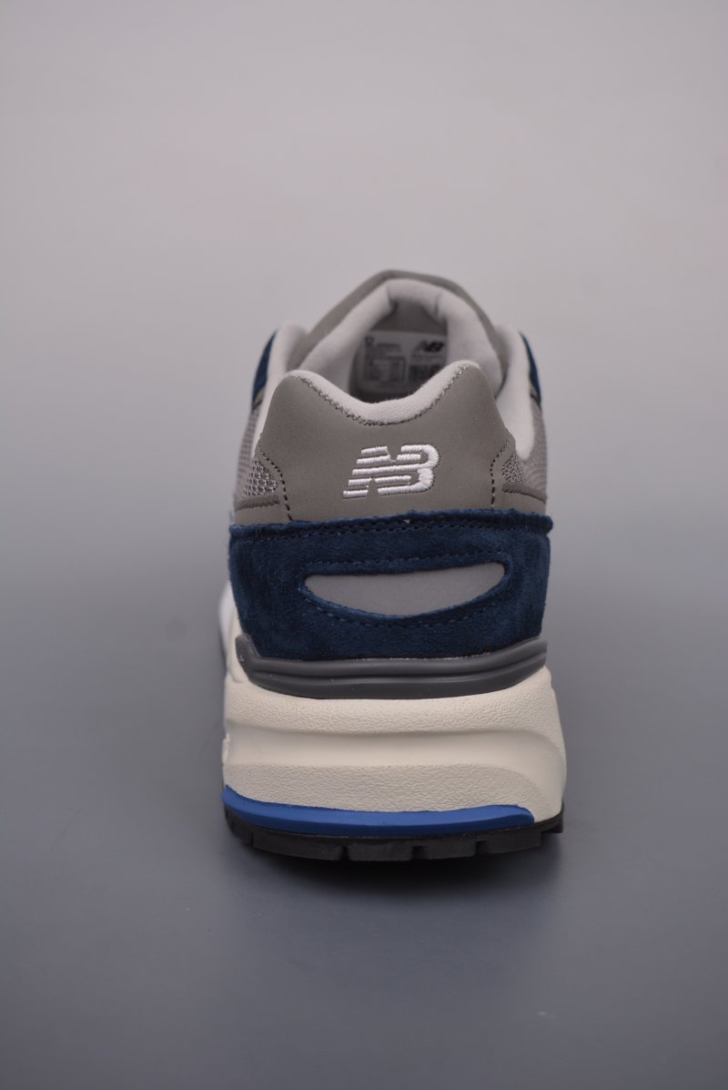 New Balance ML999 view