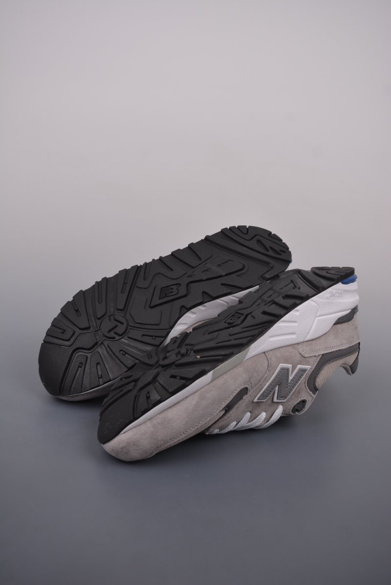 New Balance ML999 view