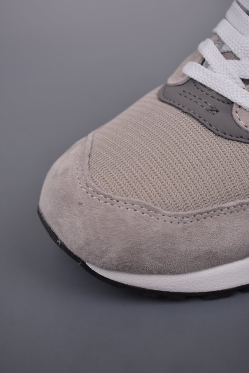 New Balance ML999 view