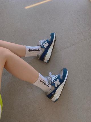 New Balance NB999 view 2