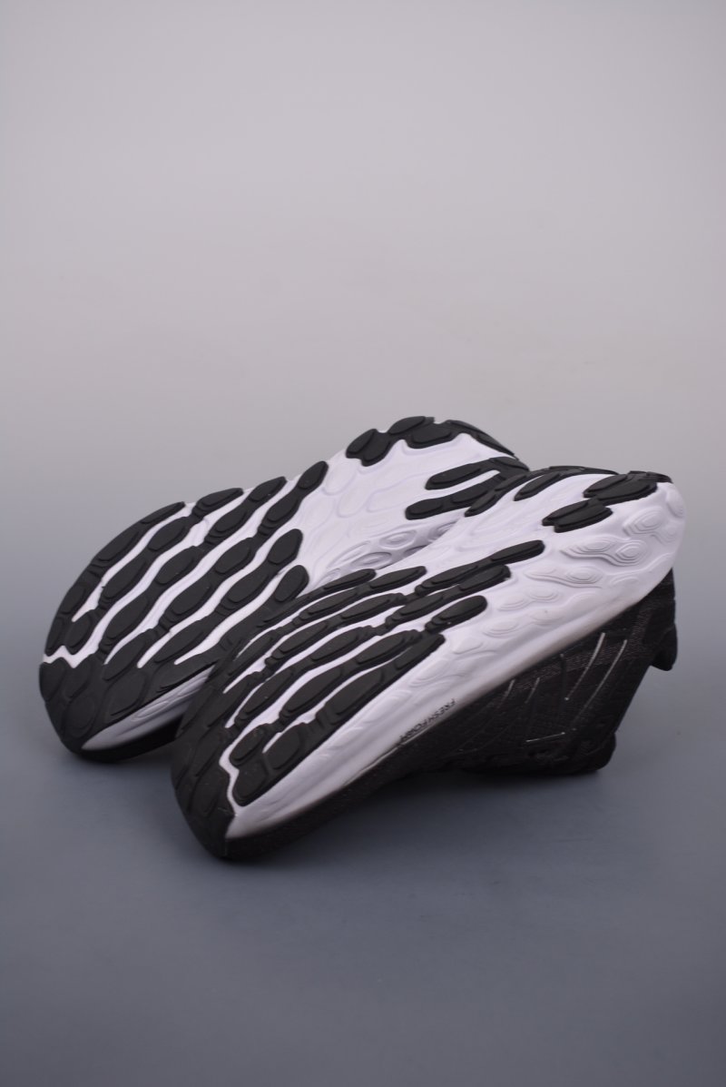 New Balance Fresh Foam Evoz v2 view