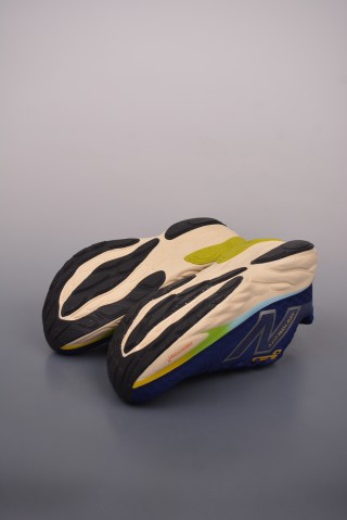 New Balance Fresh Foam Evoz v2 view 3