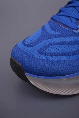 New Balance Fresh Foam view 6