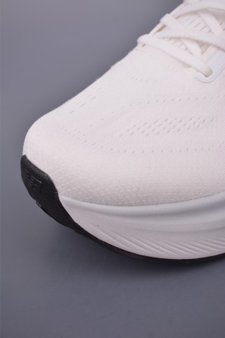 New Balance Fresh Foam view 15