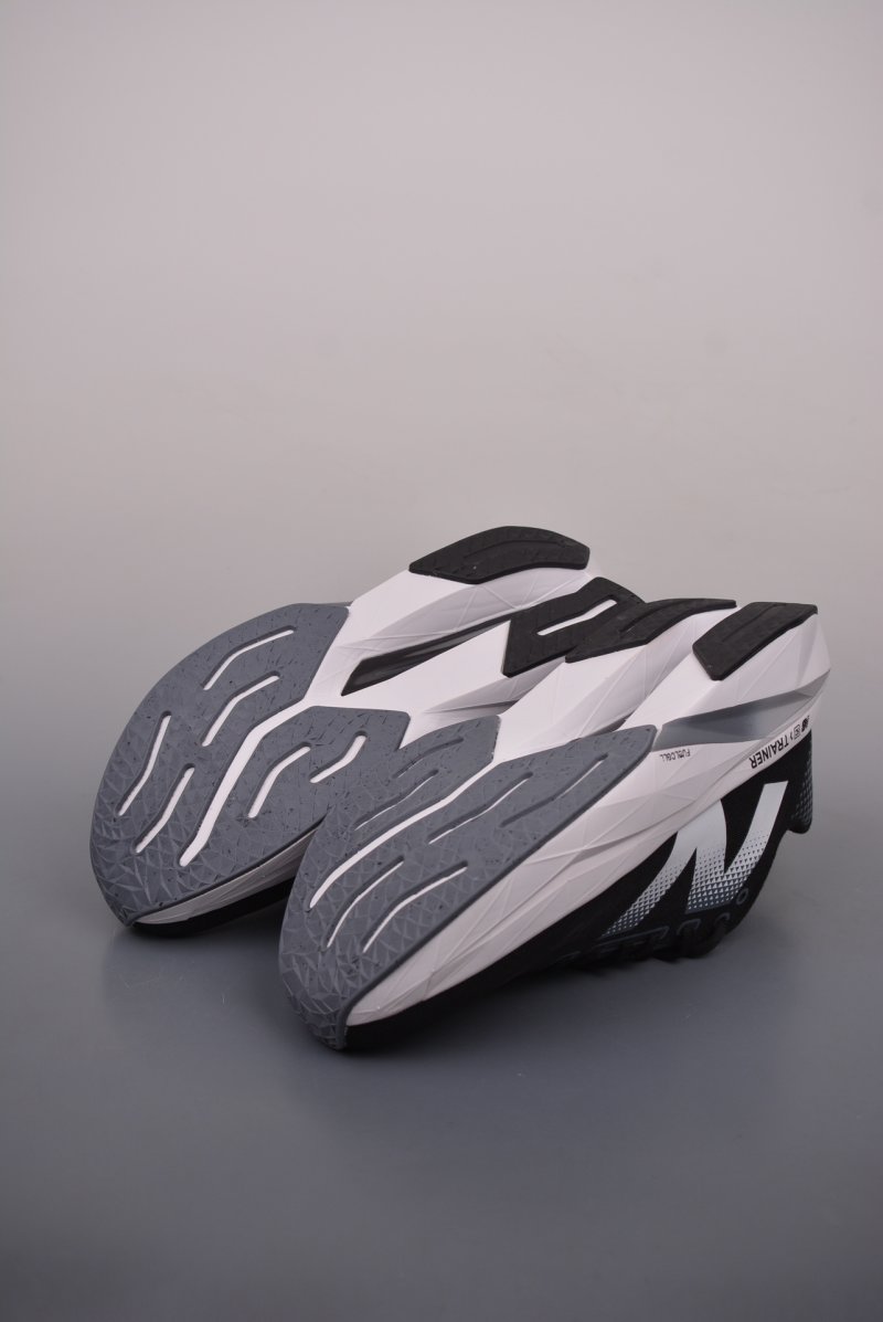 New Balance FuelCell MRCELNR 2 view