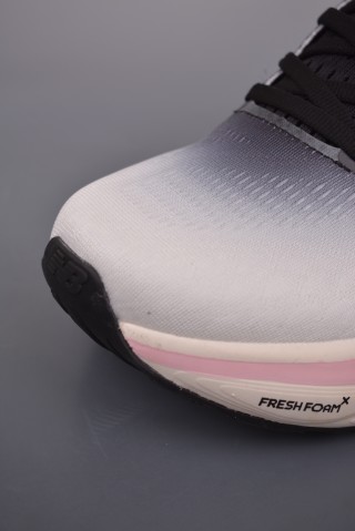 New Balance Fresh Foam Evoz V2 view 6