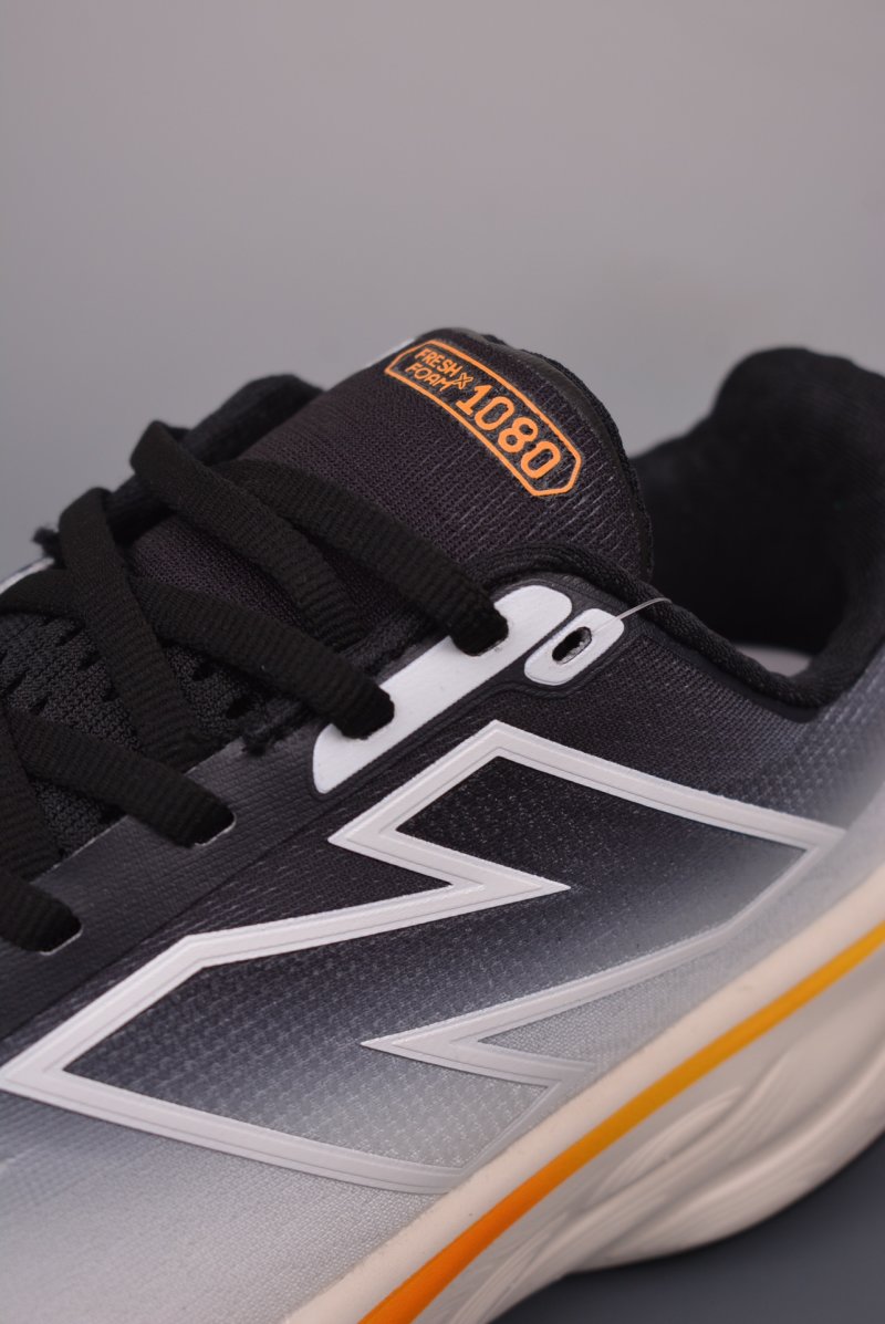 New Balance Fresh Foam Evoz V2 view