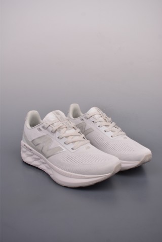 New Balance FuelCell SuperComp Trainer view 1