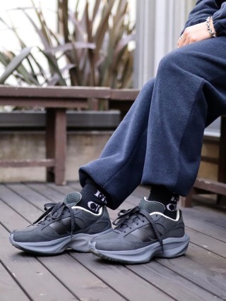 AURALEE x New Balance Warped Runner view 6