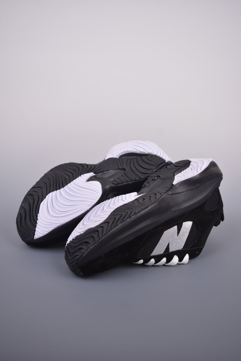 Auralee X New Balance Warped Runner view