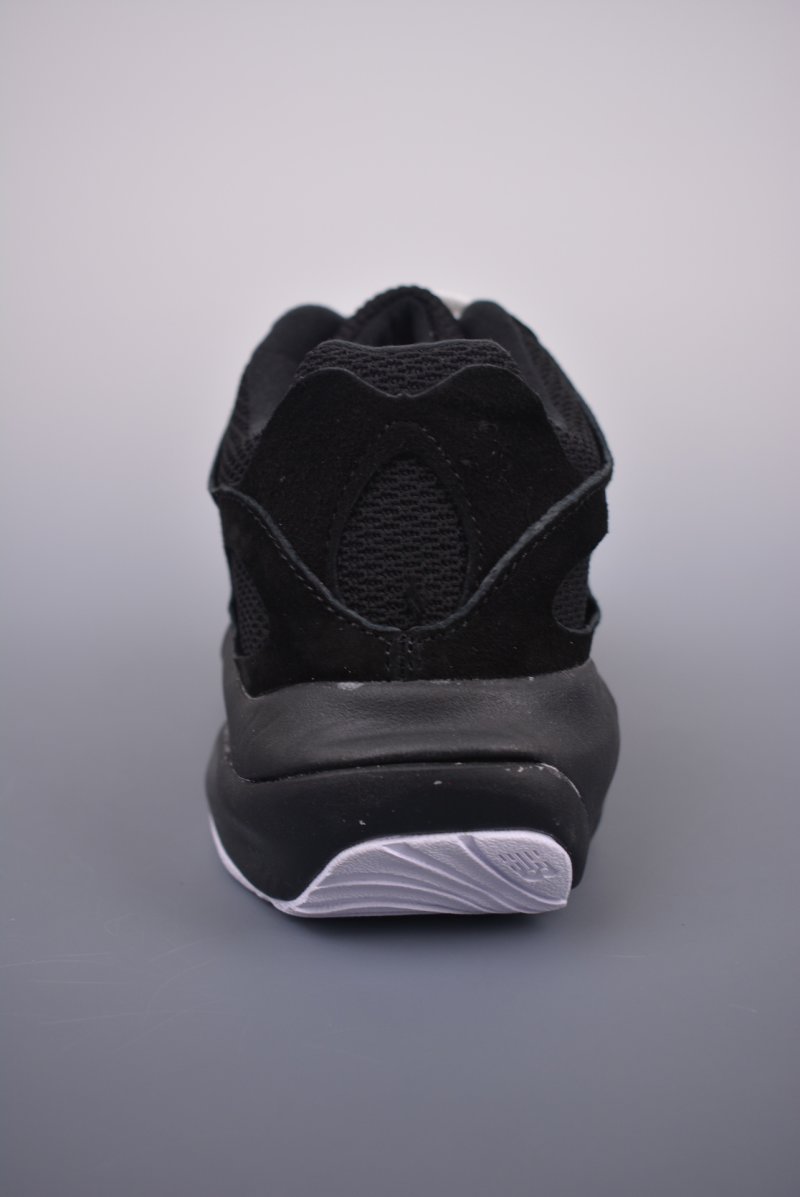 Auralee X New Balance Warped Runner view