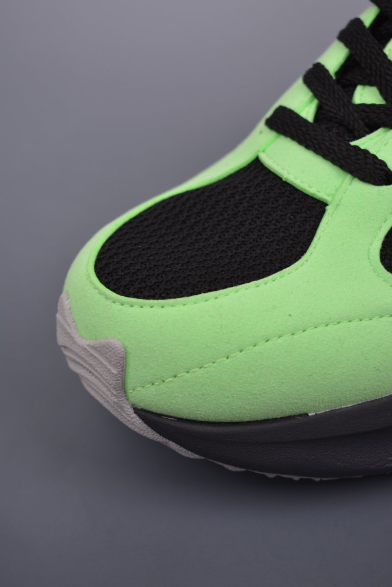 Auralee X New Balance Warped Runner view
