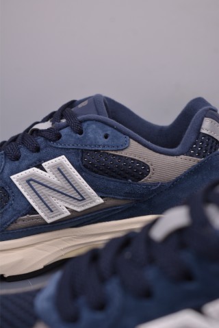 New Balance 2010 view 17