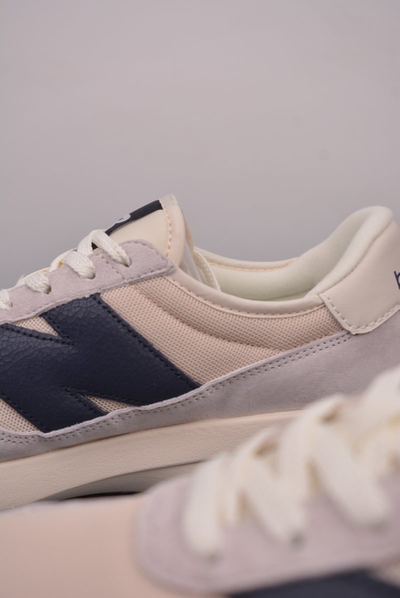 New Balance U370 view