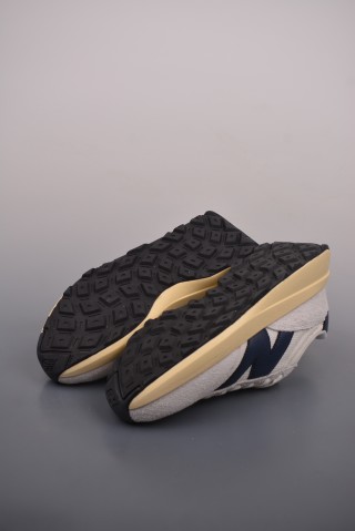 New Balance U370 view 3