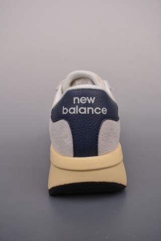 New Balance U370 view 4