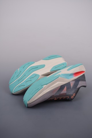 New Balance Fuel Cell view 3