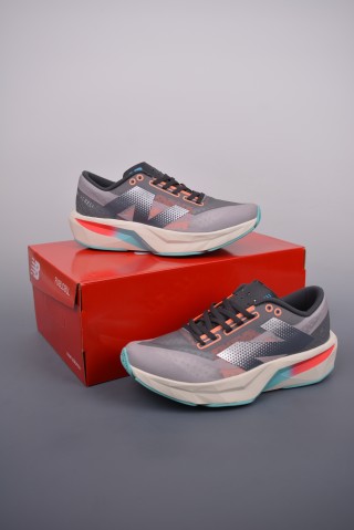 New Balance Fuel Cell view 5