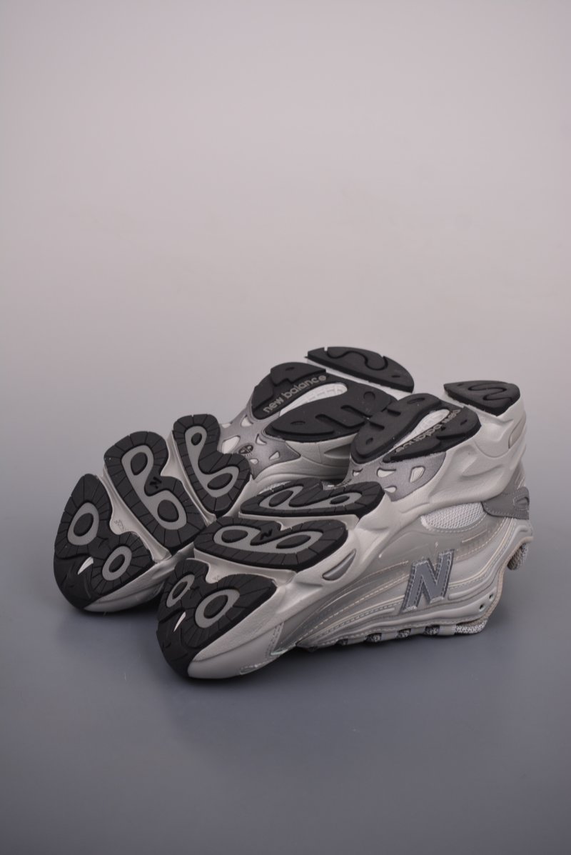 New Balance M1000 view