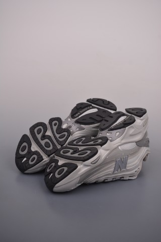 New Balance M1000 view 3