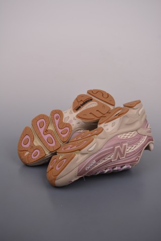 New Balance M1000 view 3