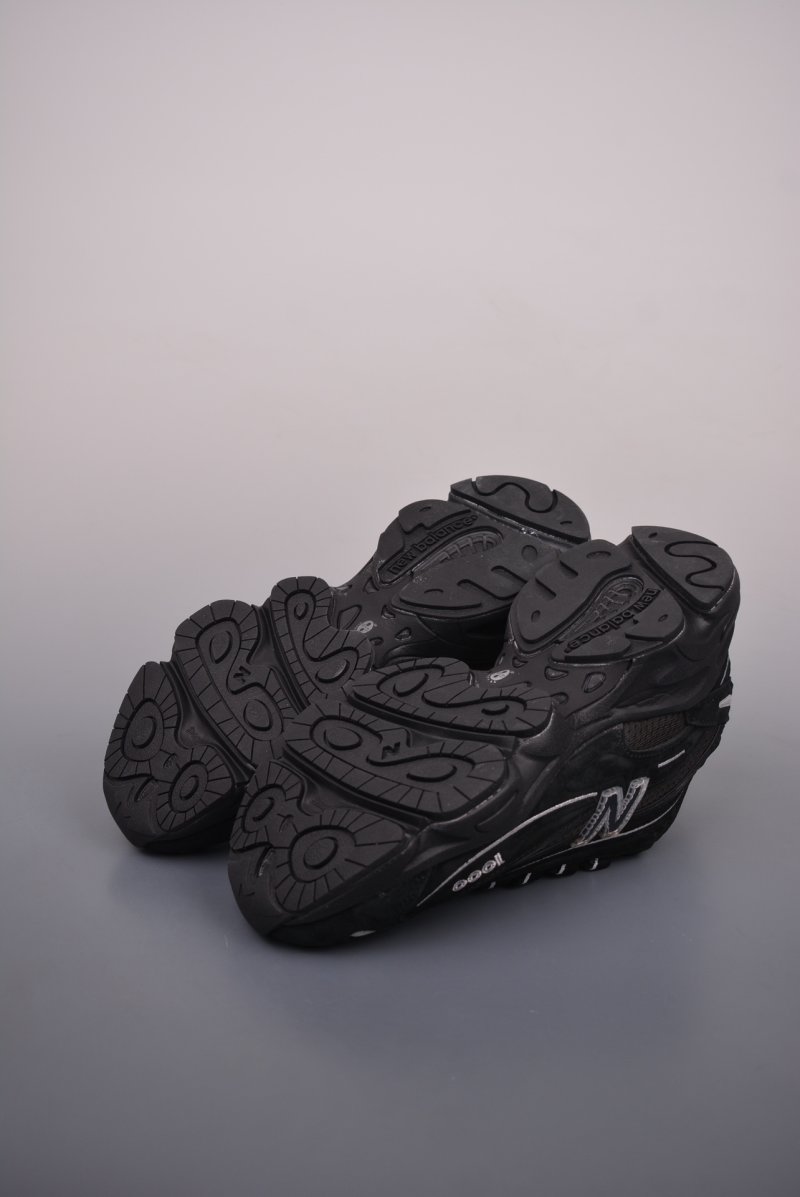 New Balance M1000 view