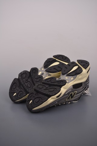 New Balance M1000 view 3