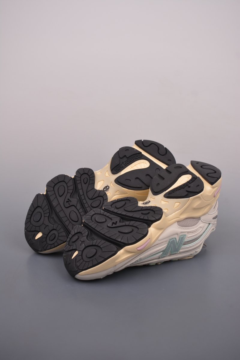 New Balance M1000 view